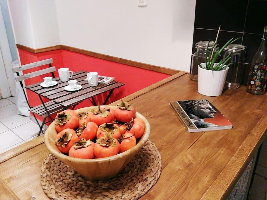 Blue & Red Apartment Афины Экстерьер фото